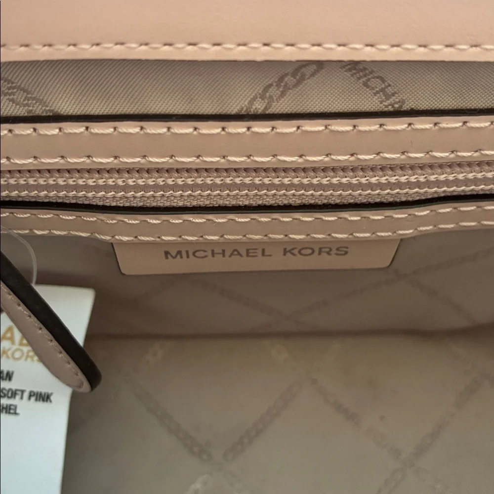 NWT Michael Kors Manhattan School Satchel in Soft Pink Contrast Trim